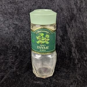 McCormick green lid spice jar thyme